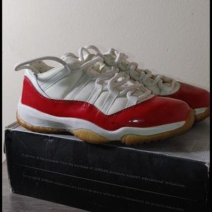 Jordan 11 low Red 2001